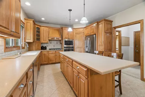 Kitchen - 2917 E Fallcreek Ln, Appleton, WI 54913 photo 3 of 6