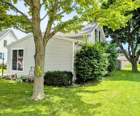 Exterior - 725 Main St, Wrightstown, WI 54180 photo 1 of 4