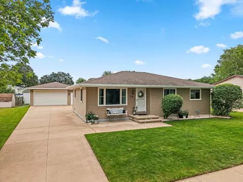 Exterior - 1718 Schaefer Cir, Appleton, WI 54915 photo 18 of 19