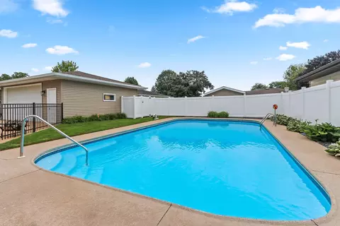 Exterior - 1718 Schaefer Cir, Appleton, WI 54915 photo 10 of 19