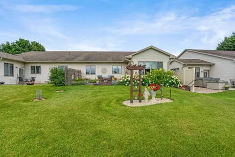 Exterior - 1910 E Sylvan Ave, Appleton, WI 54915 photo 4 of 13