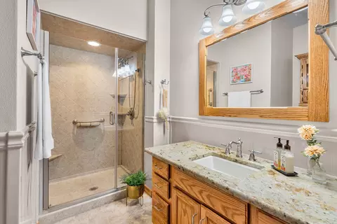 Bath - 1910 E Sylvan Ave, Appleton, WI 54915 photo 1 of 4