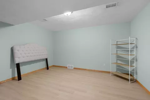 Bedroom - 1910 E Sylvan Ave, Appleton, WI 54915 photo 4 of 5