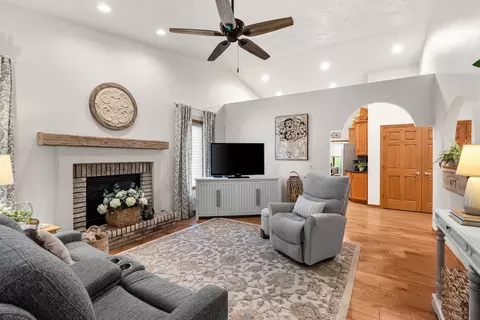 Living - 1910 E Sylvan Ave, Appleton, WI 54915 photo 1 of 4