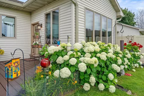 Exterior - 1910 E Sylvan Ave, Appleton, WI 54915 photo 8 of 13