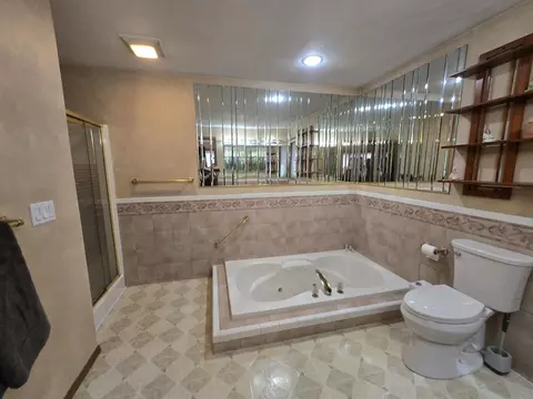 Bath - 1709 E Bayberry St, Appleton, WI 54915 photo 1 of 3