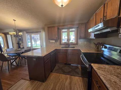Kitchen - 1709 E Bayberry St, Appleton, WI 54915 photo 2 of 3