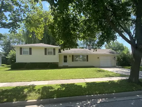 1129 Alva St, Menasha, WI 54952