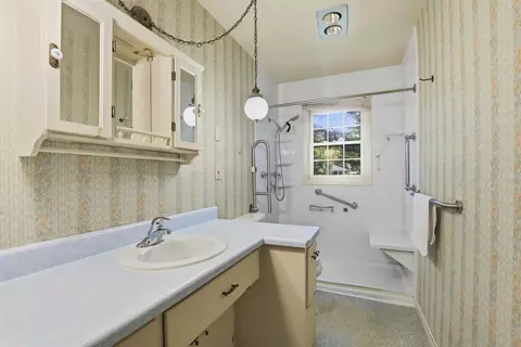 Bath - 5400 Long Ct, Appleton, WI 54914 photo 1 of 3