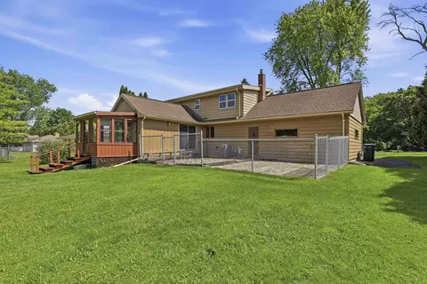 Exterior - 5400 Long Ct, Appleton, WI 54914 photo 6 of 9