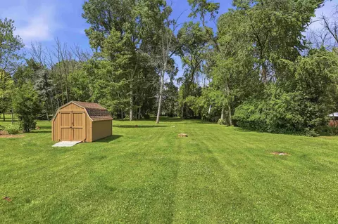 Exterior - 5400 Long Ct, Appleton, WI 54914 photo 4 of 9