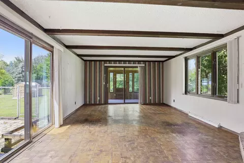 Living - 5400 Long Ct, Appleton, WI 54914 photo 4 of 5