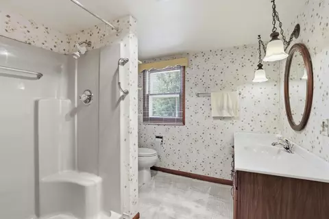 Bath - 5400 Long Ct, Appleton, WI 54914 photo 3 of 3