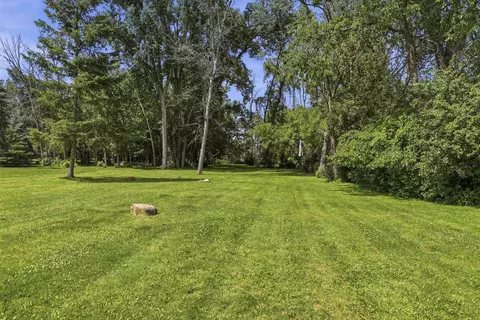 Exterior - 5400 Long Ct, Appleton, WI 54914 photo 9 of 9