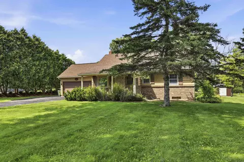 Exterior - 5400 Long Ct, Appleton, WI 54914 photo 2 of 9