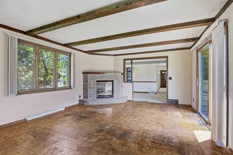 Living - 5400 Long Ct, Appleton, WI 54914 photo 5 of 5