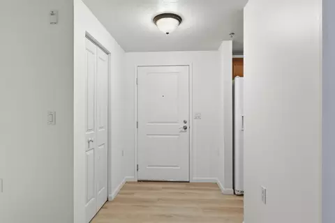 Entry Way - 400 N Richmond St #103, Appleton, WI 54914 photo 1 of 1