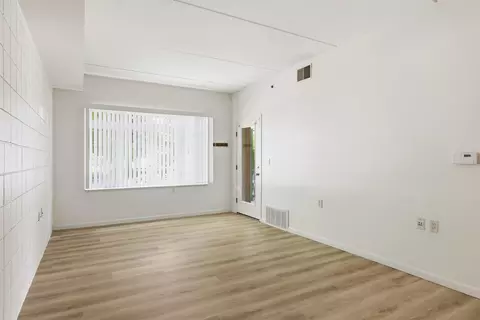 Living - 400 N Richmond St #103, Appleton, WI 54914 photo 2 of 5