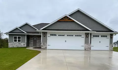 3811 Cooper Ct, Green Bay, WI 54313