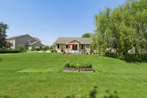 Exterior - w6445 Cherrybark Circle, Menasha, WI 54952 photo 5 of 10