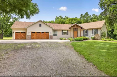 4305 Stoney Ridge Trl, Oshkosh, WI 54904