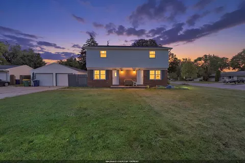 242 N Taylor St, Green Bay, WI 54303