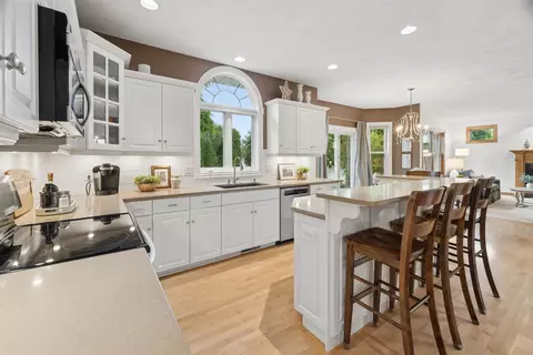 Kitchen - 208 E Apple Creek Rd, Appleton, WI 54913 photo 2 of 3