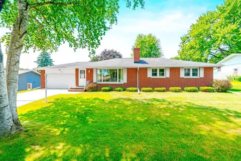 935 Marvelle Ln, Green Bay, WI 54304