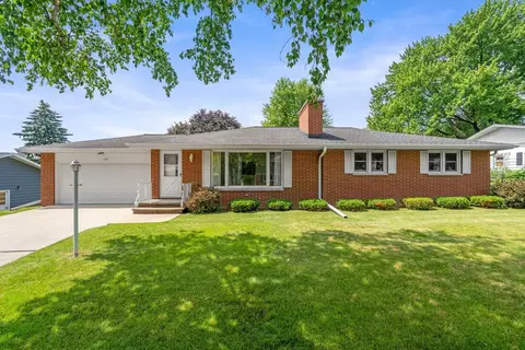 935 Marvelle Ln, Green Bay, WI 54304