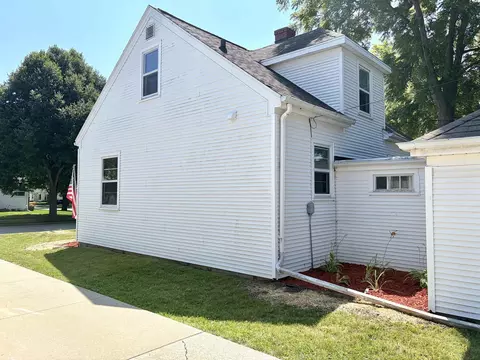 Exterior - 2209 N Clark St, Appleton, WI 54911 photo 4 of 7