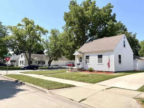 Exterior - 2209 N Clark St, Appleton, WI 54911 photo 2 of 7