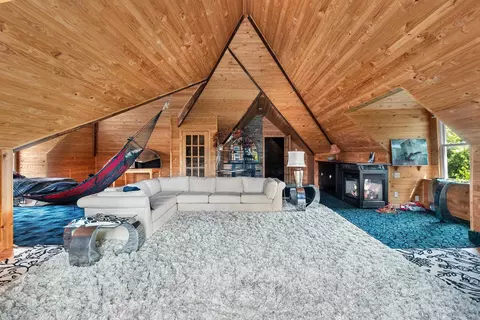 Living - 300 W Prospect Ave, Appleton, WI 54911 photo 5 of 6