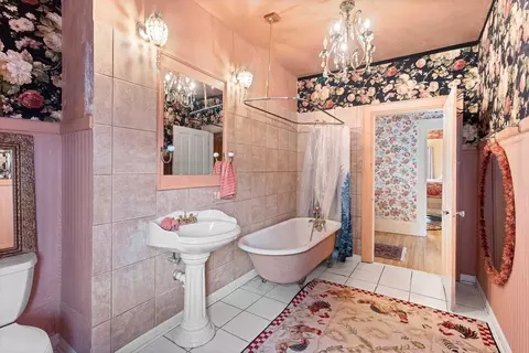 Bath - 300 W Prospect Ave, Appleton, WI 54911 photo 2 of 3