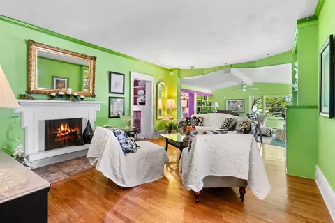 Living - 300 W Prospect Ave, Appleton, WI 54911 photo 3 of 6