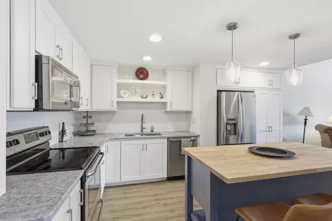 Kitchen - 400 N Richmond St #431, Appleton, WI 54914 photo 1 of 4
