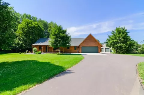 2594 Wood Ln, Green Bay, WI 54313