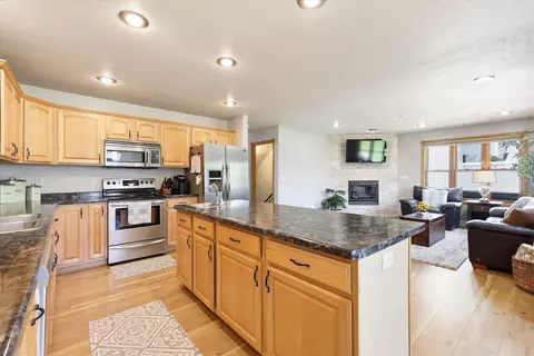 Kitchen - 4816 N Apple Rd, Appleton, WI 54913 photo 4 of 5