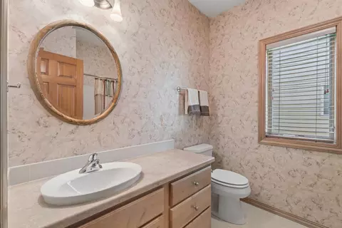 Bath - 3831 N Wayside Ln, Appleton, WI 54913 photo 3 of 4
