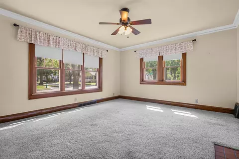 Living - 1034 W Lorain St, Appleton, WI 54914 photo 2 of 4