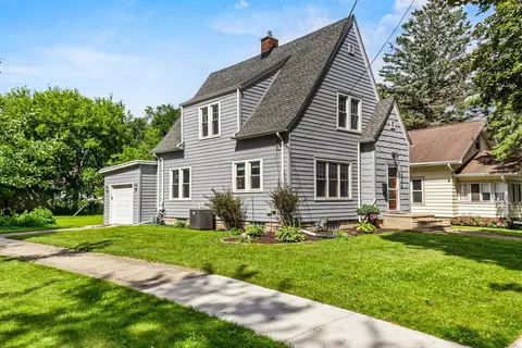 Exterior - 1034 W Lorain St, Appleton, WI 54914 photo 2 of 2