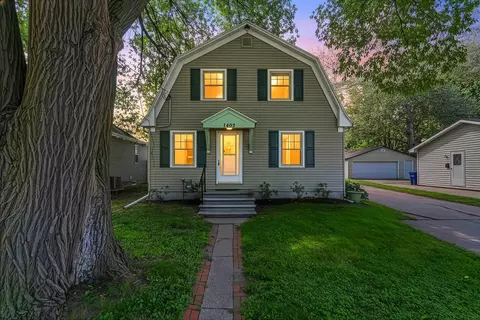 1492 Eliza St, Green Bay, WI 54301