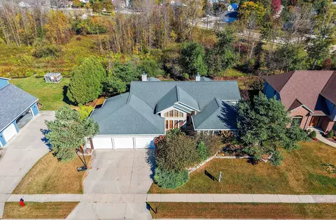 3718 Westwood Ln, Manitowoc, WI 54220