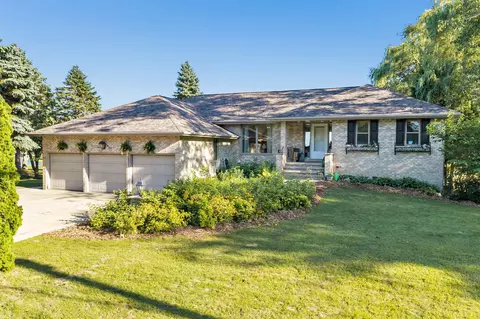 1259 Harbor Lights Rd, Suamico, WI 54173