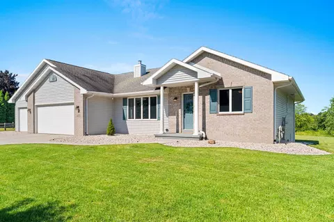 1475 Buckys Run, Green Bay, WI 54313