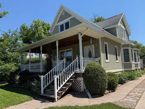 656 Oak St, Neenah, WI 54956