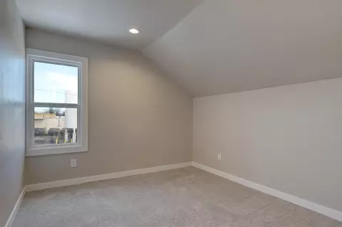 Bedroom - 1315 W Summer St, Appleton, WI 54914 photo 8 of 13