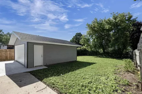 Exterior - 1315 W Summer St, Appleton, WI 54914 photo 6 of 8