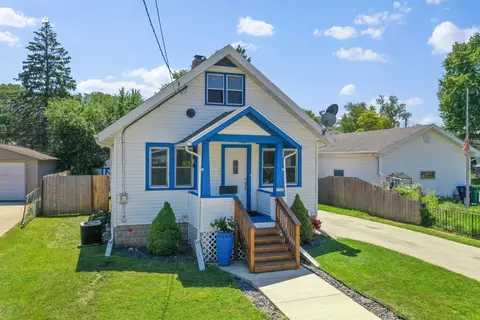 1706 Smith St, Green Bay, WI 54302