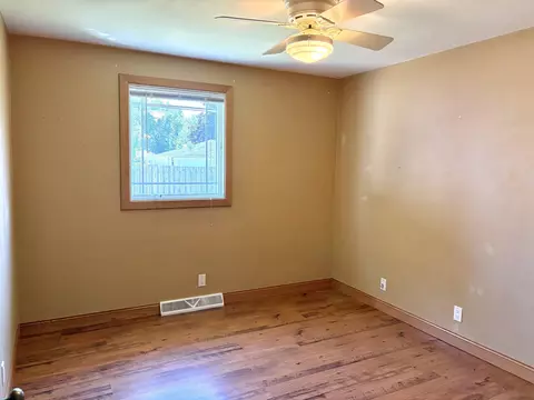 Bedroom - 1137 W Roberts Ave, Appleton, WI 54914 photo 5 of 6