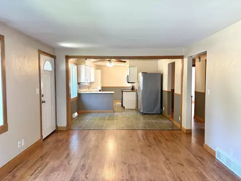 Living - 1137 W Roberts Ave, Appleton, WI 54914 photo 1 of 2